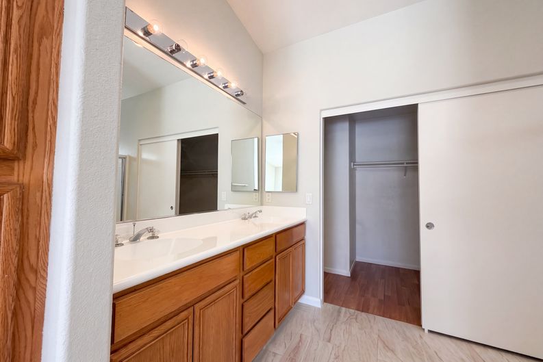 Photo 8 of 18 of 13241 Cameron St, Victorville, CA