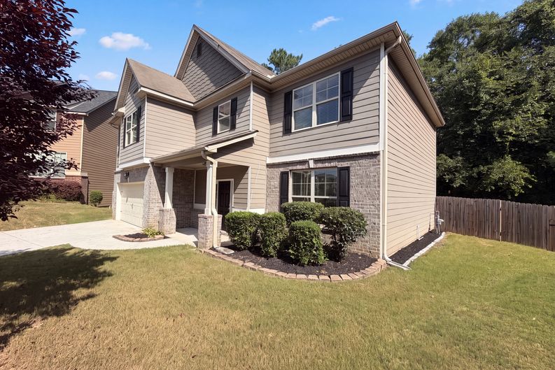 Photo 19 of 22 of 2321 Willow Shade Ln, Loganville, GA