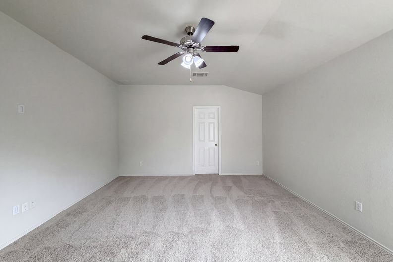 Photo 11 of 19 of 6623 Ambrose Cir, Temple, TX