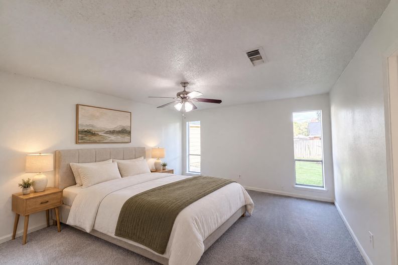 Photo 8 of 17 of 15803 Dunmoor Dr, Houston, TX