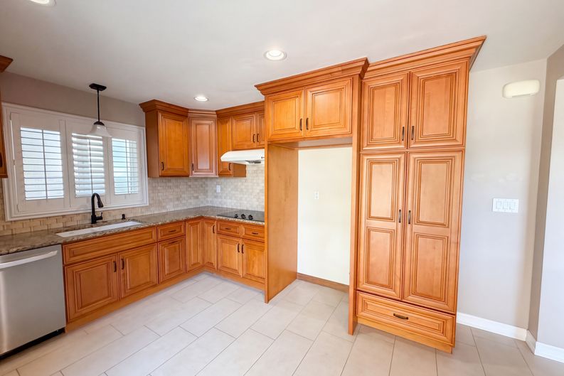 Photo 7 of 21 of 4665 Guava Ave, Seal Beach, CA