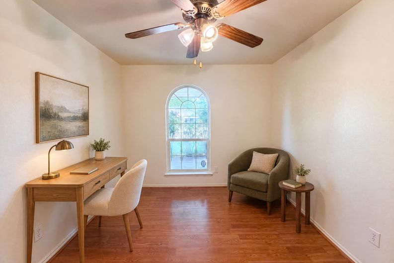 Photo 8 of 17 of 3707 Gowen Ct, Killeen, TX