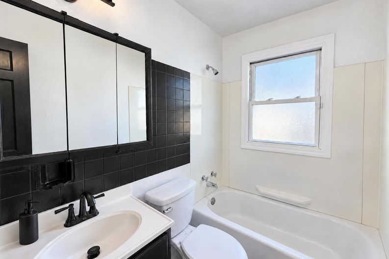 Photo 10 of 21 of 2606 Grovewood Ave, Cleveland, OH