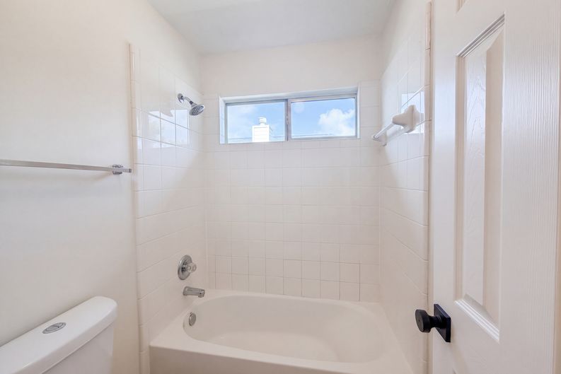 Photo 17 of 38 of 11314 Sailwing Creek Ct, Pearland, TX