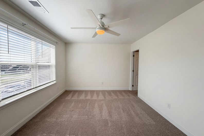 Photo 30 of 44 of 2714 Green Ash Ln, Knoxville, TN