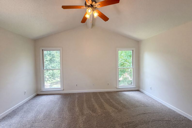 Photo 4 of 17 of 5500 Fortunes Ridge Dr, Durham, NC