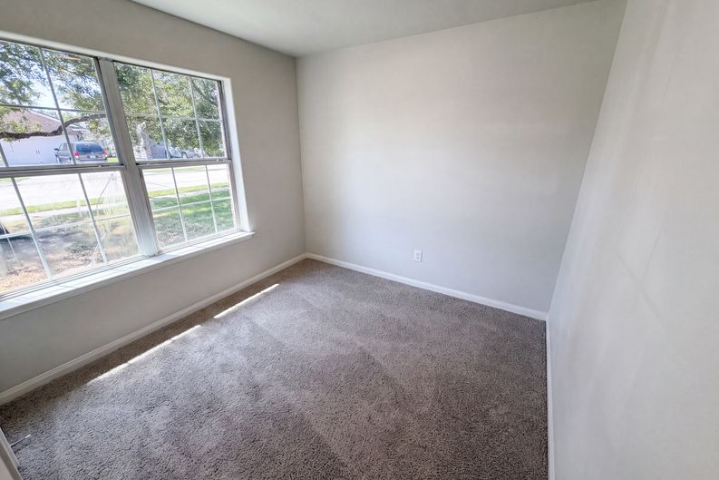 Photo 10 of 19 of 907 Amaryllis Rd, Baytown, TX
