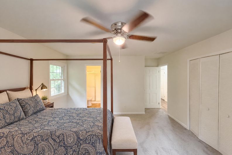 Photo 4 of 15 of 505 Leawood Dr, Greensboro, NC