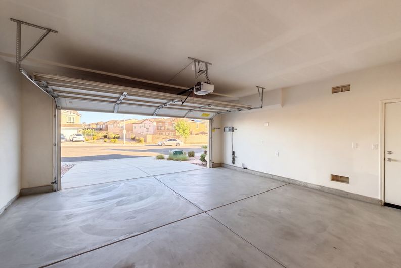 Photo 24 of 33 of 37601 Ficus Ct, Palmdale, CA