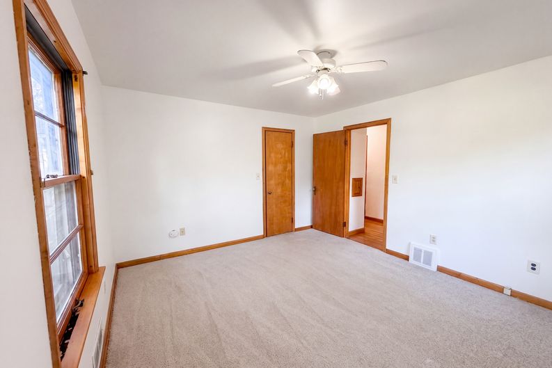 Photo 9 of 22 of 29352 Waldensa Ave, Wickliffe, OH
