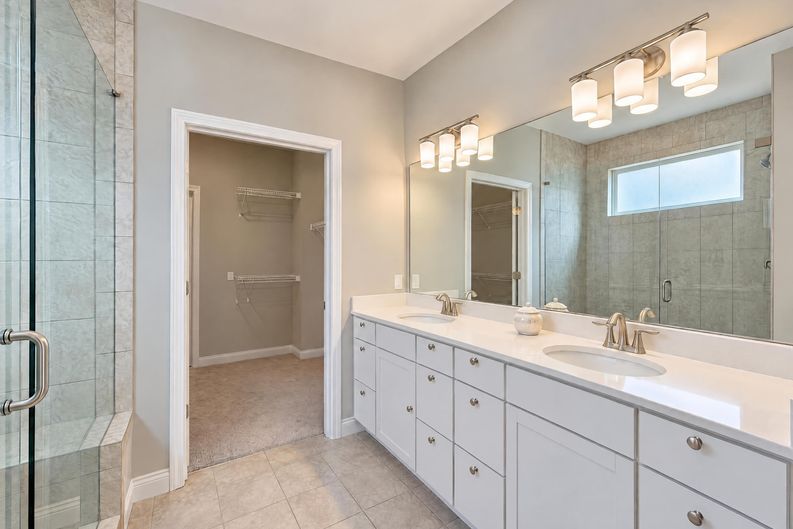 Photo 8 of 23 of 4897 Arena Ct, Liberty Twp, OH