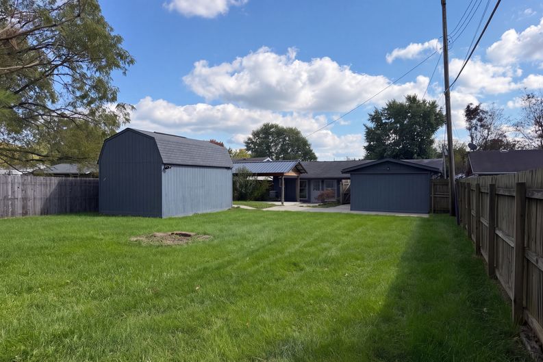 Photo 20 of 21 of 116 Valleyview Dr, Johnstown, OH