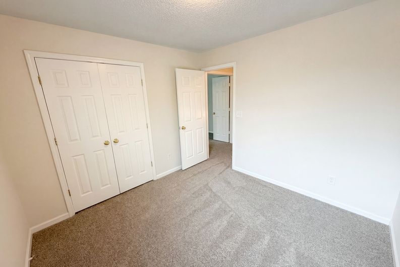 Photo 4 of 45 of 3935 Lake Lanier Dr, Duluth, GA