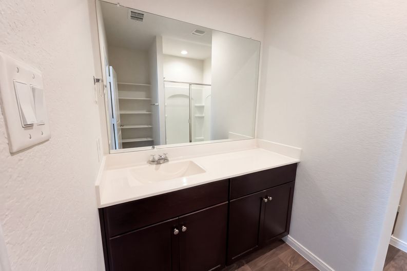 Photo 16 of 22 of 817 Margay Loop, Seguin, TX