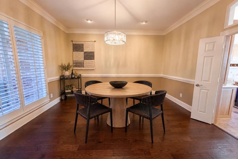 Photo 7 of 29 of 619 Edgewood Ln, Red Oak, TX