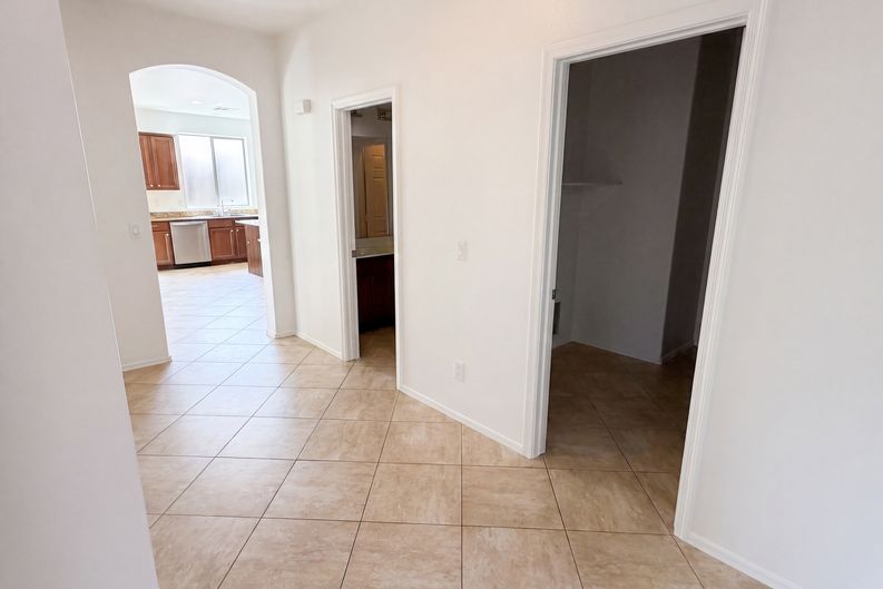 Photo 18 of 32 of 14559 W Cortez St, Surprise, AZ