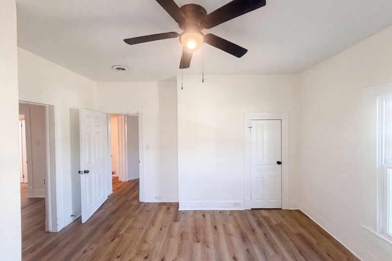Photo 4 of 17 of 603 Cranbrook St, Greensboro, NC