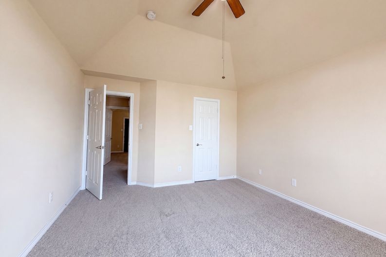 Photo 22 of 29 of 409 Lone Oak Ct, Kennedale, TX