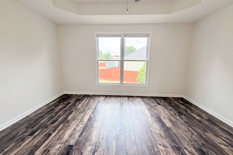 Photo 4 of 17 of 3609 Millington Dr, Clarksville, TN