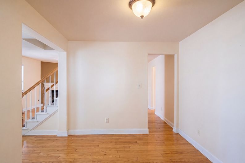 Photo 8 of 23 of 1750 Wilburn Park Ln NW, Charlotte, NC