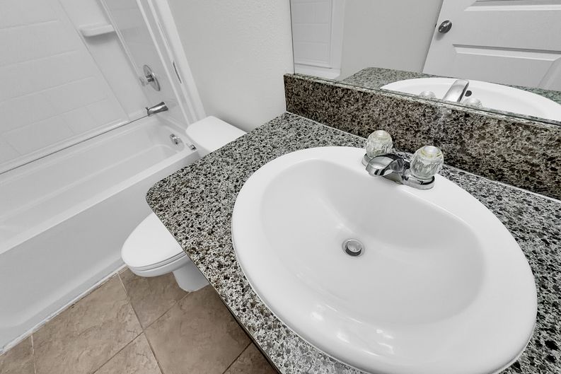 Photo 11 of 23 of 10113 Rosemary Leaf Ln, Riverview, FL