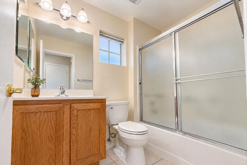 Photo 16 of 17 of 2517 Palmridge Dr, Las Vegas, NV