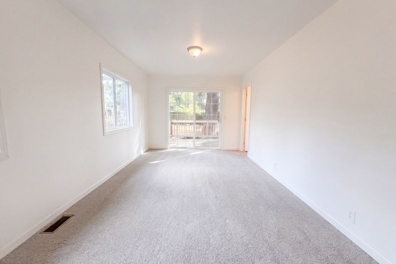 Photo 7 of 15 of 11500 SE Hawthorne St, Portland, OR