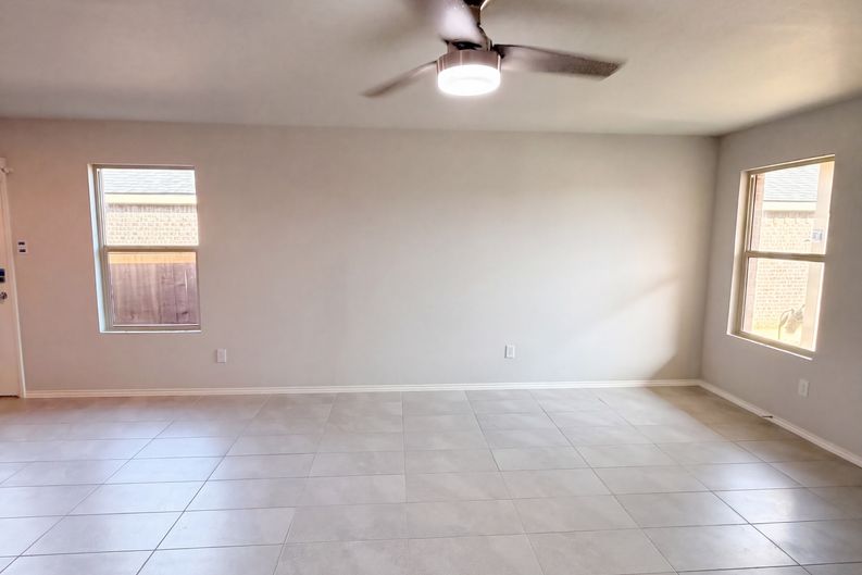 Photo 8 of 20 of 3617 Harper St, Little Elm, TX