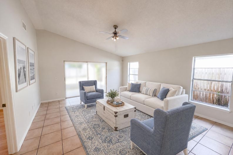 Photo 3 of 21 of 9814 Dean Cove Ln, Orlando, FL