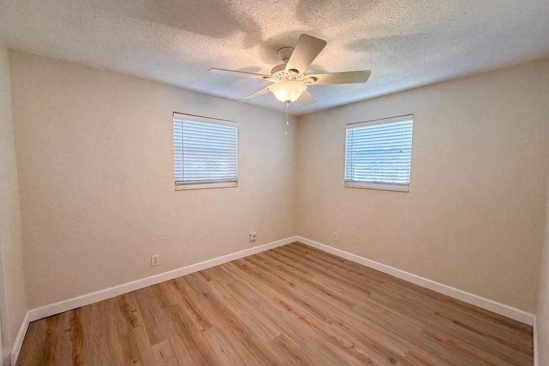Photo 11 of 21 of 624 Sherman Rd, South Daytona, FL