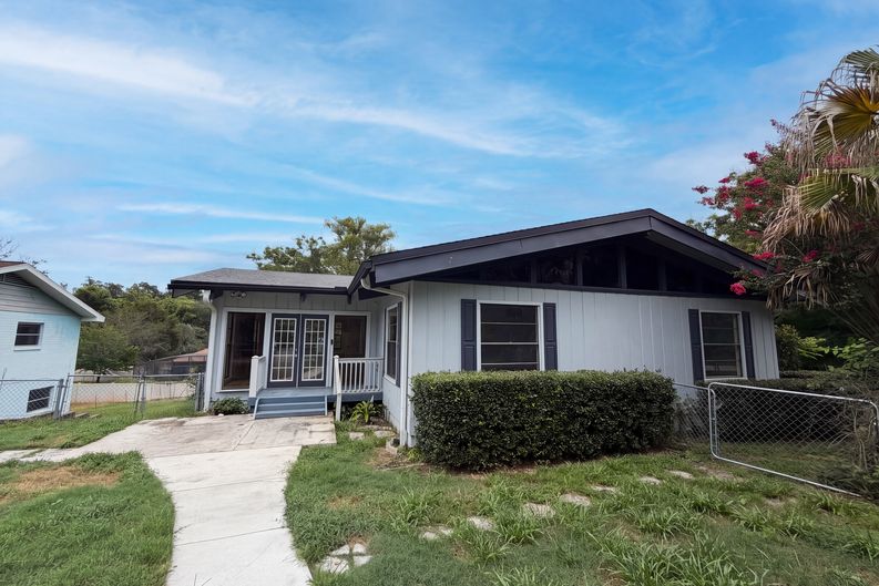 Photo 6 of 23 of 925 Park Pl, Deland, FL