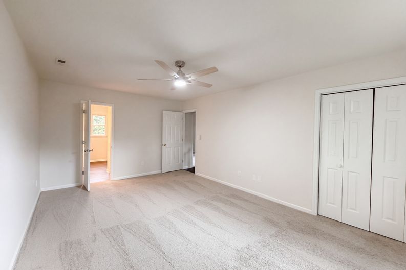 Photo 12 of 30 of 1001 Kingstree Ridge Dr, Winston Salem, NC