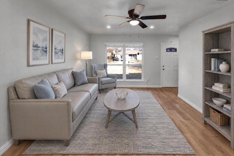 Photo 3 of 16 of 9618 Tamalpais Dr, Dallas, TX