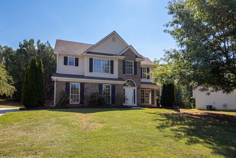 Photo 6 of 25 of 1668 Bennett Dr, McDonough, GA
