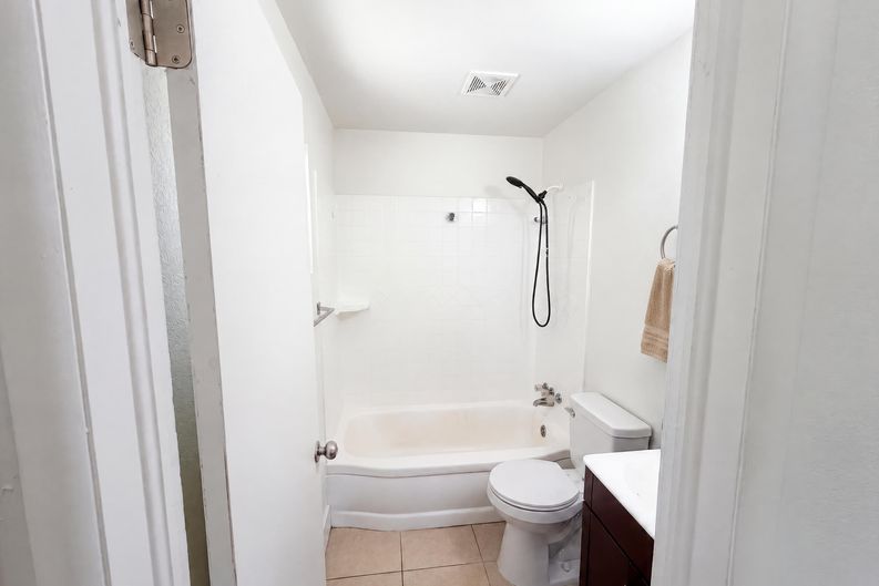 Photo 5 of 18 of 3168 W Lehi Dr, West Valley City, UT