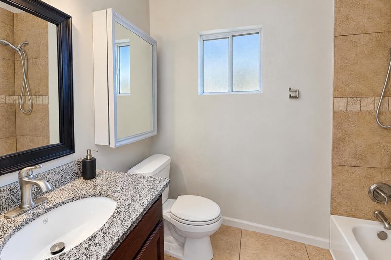Photo 12 of 29 of 1131 E Virginia Ave, Phoenix, AZ
