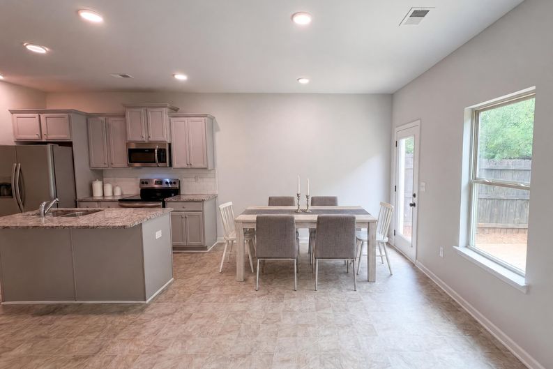 Photo 8 of 26 of 5053 Pioneer Pkwy, McDonough, GA
