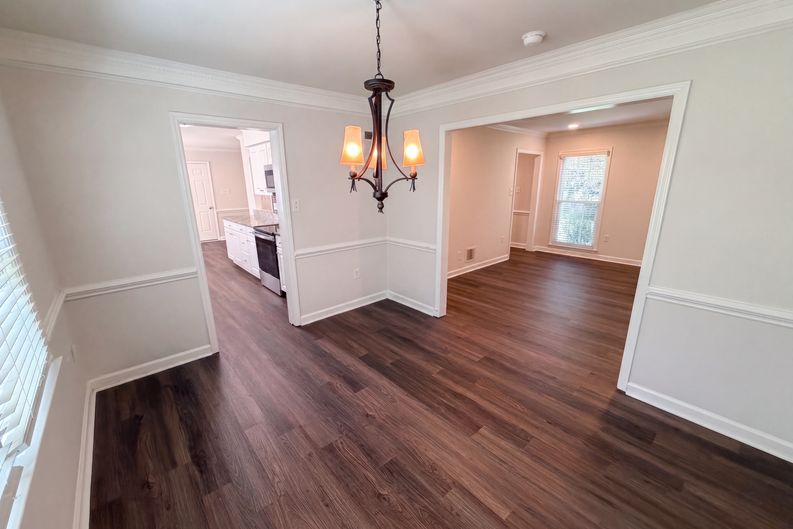 Photo 7 of 24 of 6735 Carmel Hills Dr, Charlotte, NC