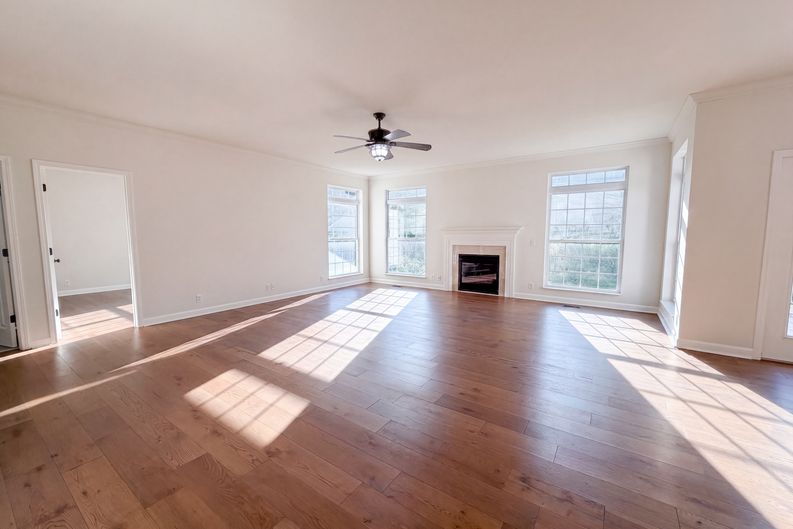 Photo 3 of 26 of 3009 Melbourne Ct E, Mount Juliet, TN