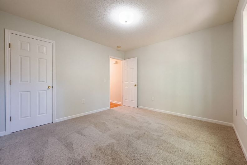 Photo 11 of 17 of 6073 Jones Cir, Sanford, NC