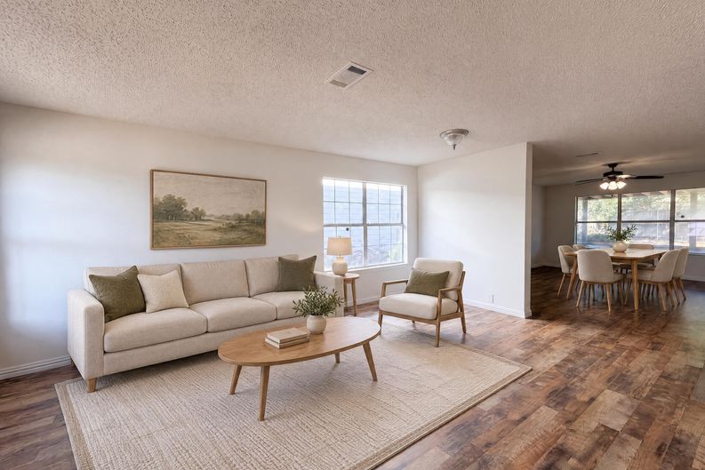 Photo 3 of 15 of 4325 Falcon Dr, Sherman, TX