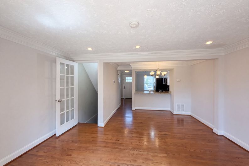 Photo 14 of 57 of 8769 Kanawha Ct, Lorton, VA