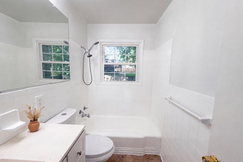 Photo 9 of 20 of 12904 E 54th St, Kansas City, MO