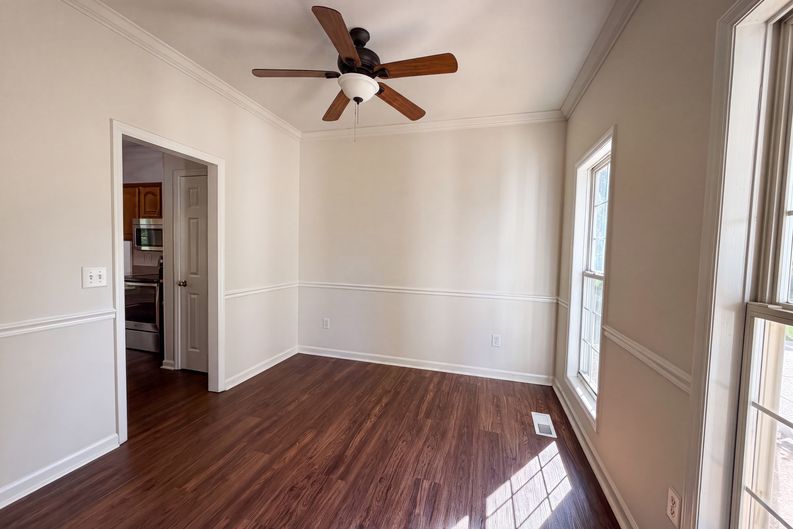 Photo 8 of 28 of 2120 Spring Lake Dr, Spring Hill, TN