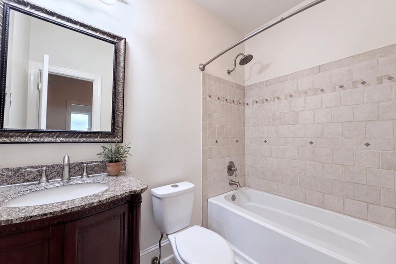 Photo 18 of 21 of 7906 Elphin Ct, Charlotte, NC
