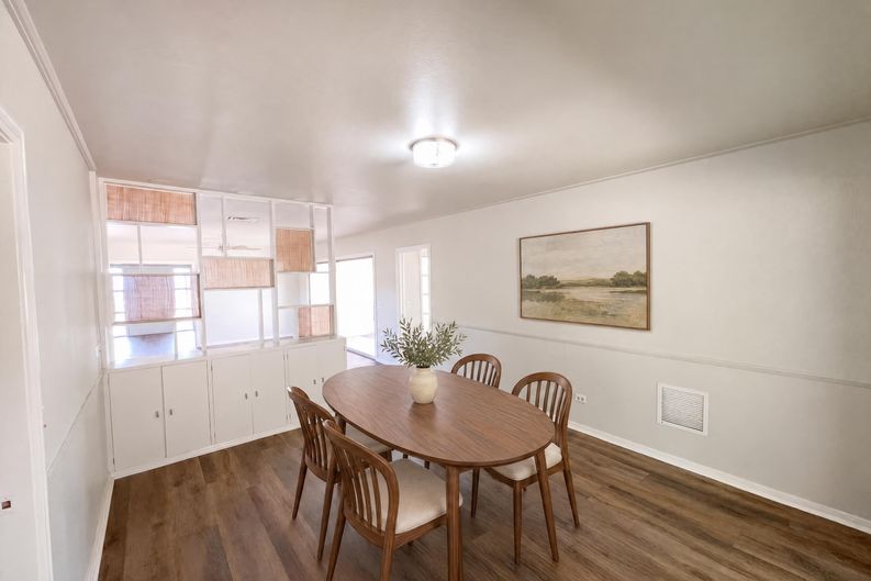 Photo 11 of 26 of 1205 G St, Floresville, TX