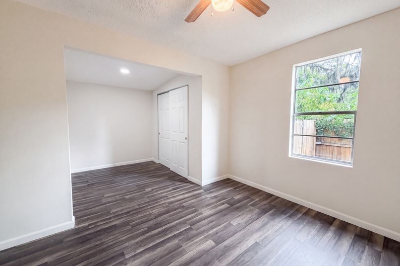 Photo 15 of 21 of 1340 Ottawa Ave, Jacksonville, FL