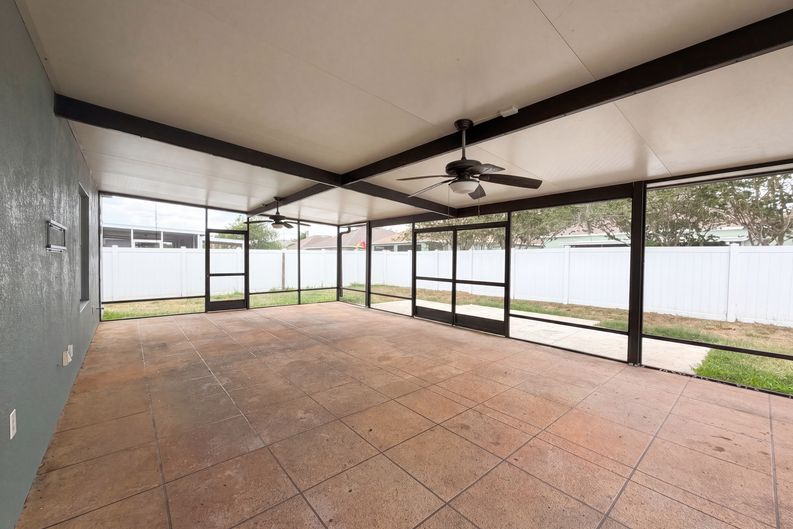 Photo 18 of 20 of 3408 Grove Blossom Ln, Plant City, FL