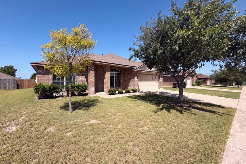 Photo 16 of 18 of 9301 Cricket Dr, Killeen, TX