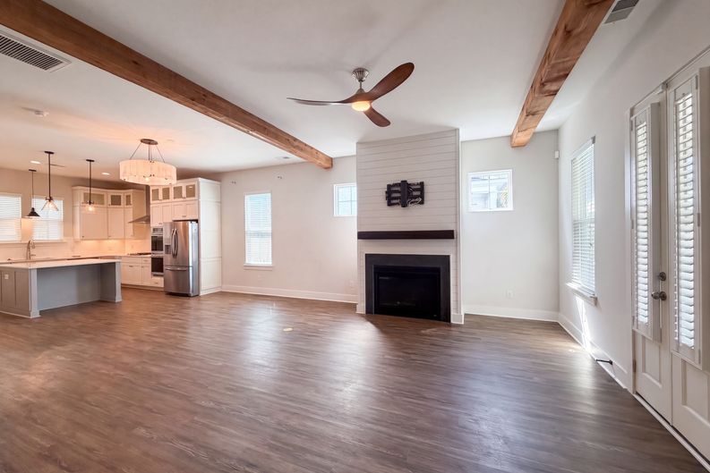 Photo 9 of 26 of 2021 Codorus Ln, Hanahan, SC